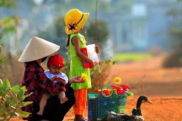 Lấy chồng tỉnh lẻ, 15 năm tôi chưa được ăn Tết nhà mẹ đẻ-1