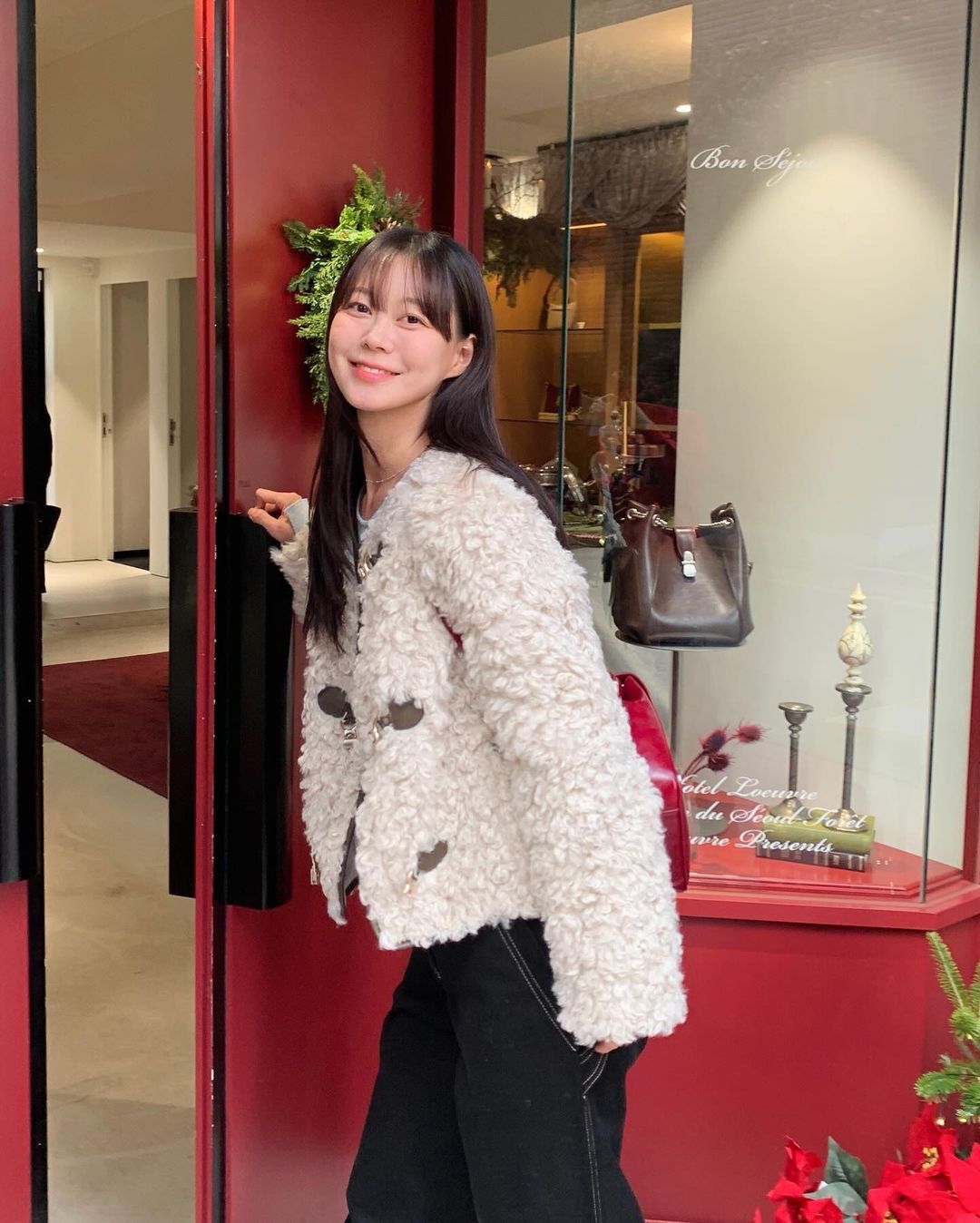 5 kiểu áo khoác sang trọng và tôn dáng nên diện dịp Tết-3