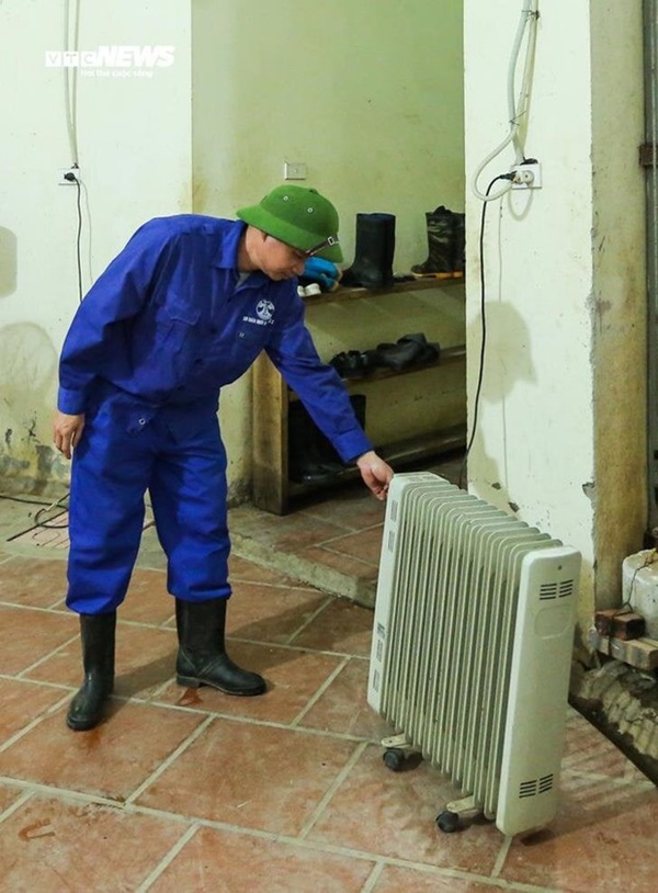 Vườn thú Hà Nội nói gì trước thông tin khỉ gầy trơ xương, chịu rét 10 độ C?-10