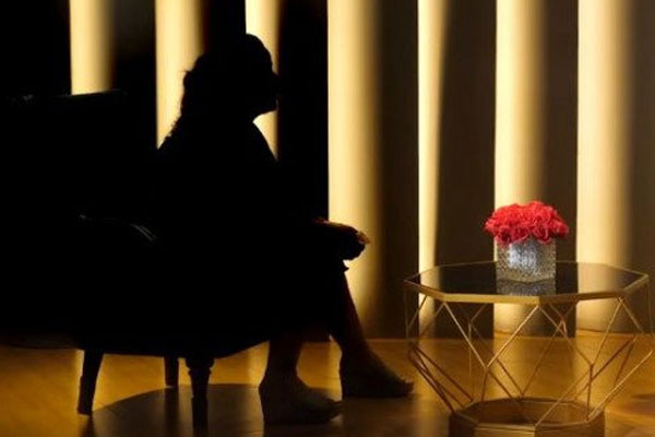 Vợ nhất quyết không ly hôn sau nhiều lần bị chồng phản bội vì thu nhập của anh ta hơn 10 tỷ 1 năm-2