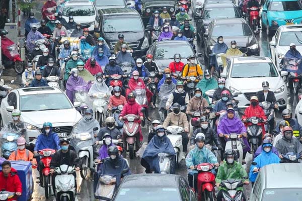 Nhiều thanh thiếu niên ngã sõng soài khi quay xe bỏ chạy né chốt 141-17