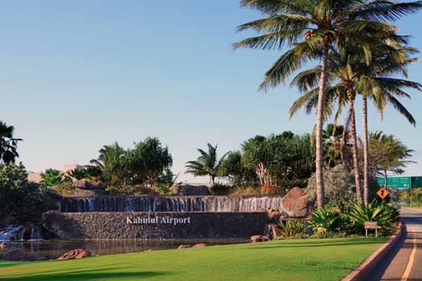 Máy bay American Airlines phải hạ cánh khẩn cấp khiến 6 người bị thương-1