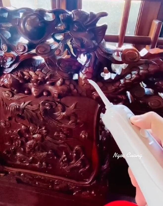 Dân mạng đua nhau khoe tuyệt chiêu làm sạch bàn ghế gỗ chạm trổ đón Tết-2