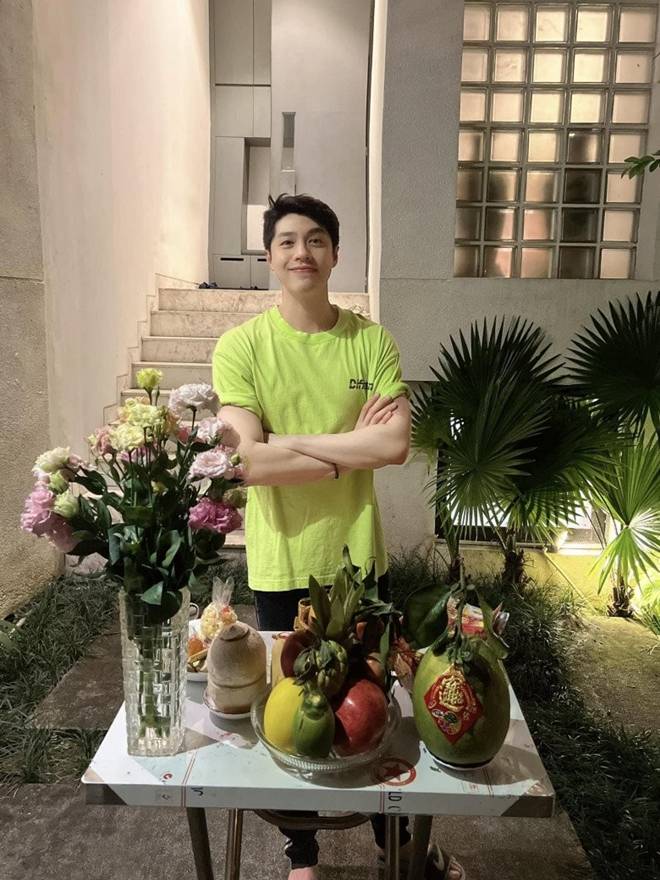 Noo Phước Thịnh bước vào nhà ngạc nhiên khi mẹ đã trang trí Tết rực rỡ, biệt thự bên trong sang chảnh như khách sạn-7