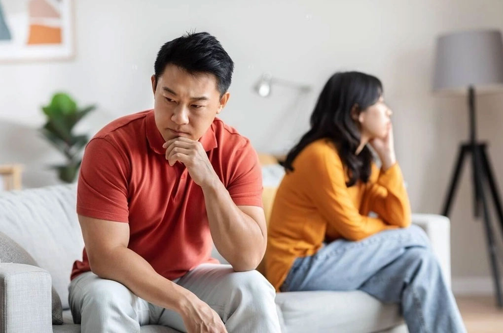 Vợ cũ và mẹ tôi thân nhau khiến tôi rất khó xử-1
