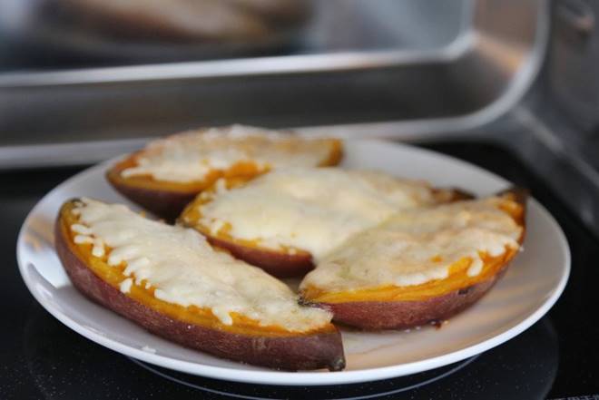 Vẫn là khoai lang nướng nhưng thêm thứ này ngon hơn gấp bội, nhìn chất như món Tây-6