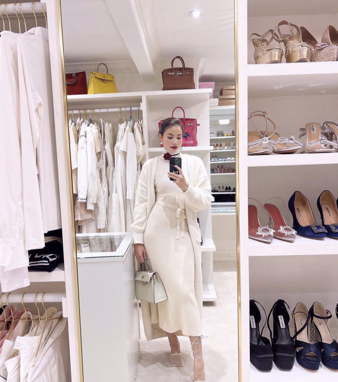 Nàng hậu phu nhân hào môn khoe trang trí đón Tết ở Mỹ: Biệt thự triệu đô phủ sắc đỏ, 1 chi tiết gây chú ý-7