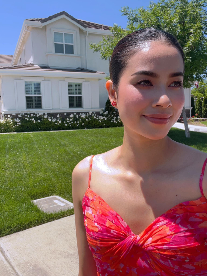 Nàng hậu phu nhân hào môn khoe trang trí đón Tết ở Mỹ: Biệt thự triệu đô phủ sắc đỏ, 1 chi tiết gây chú ý-8