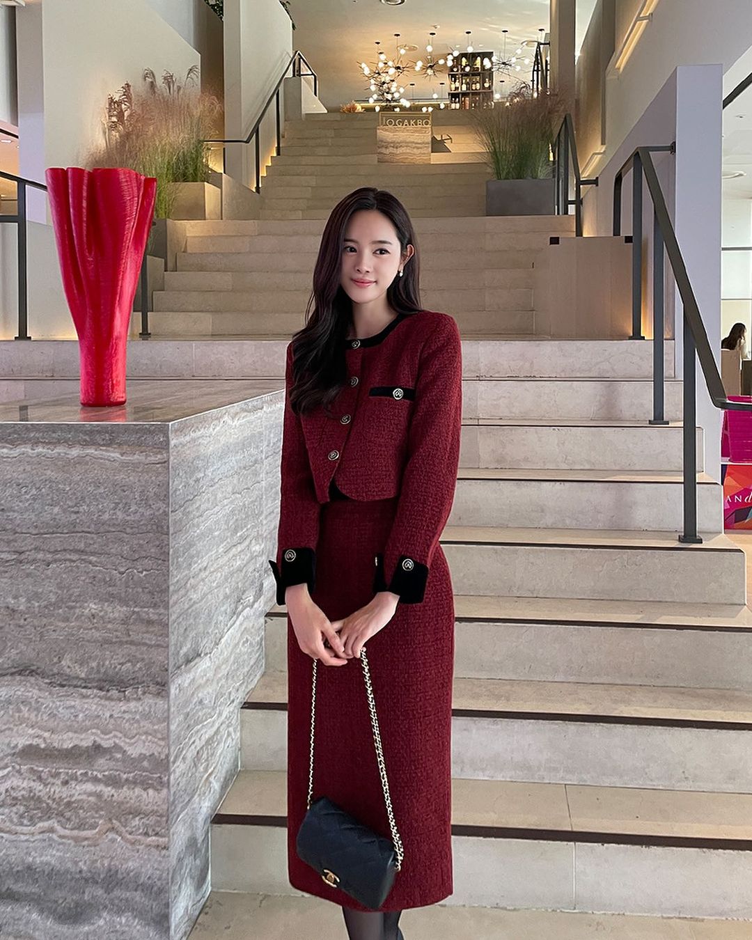 9 ý tưởng lên đồ dự tiệc cuối năm giúp bạn ghi điểm sang trọng, tinh tế-2