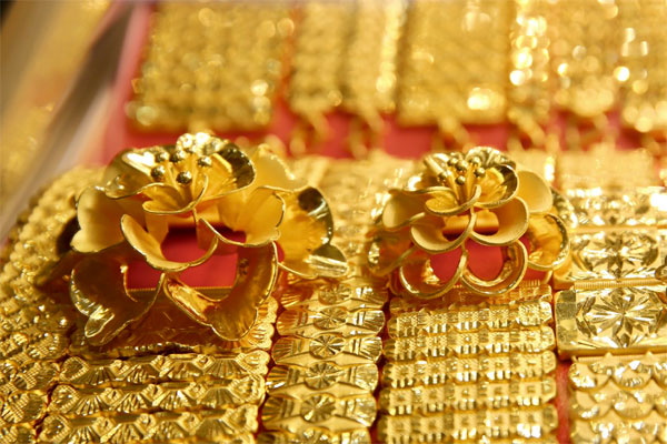 Giá vàng hôm nay 31/1/2024 neo ở đỉnh cao, vàng SJC gần 77,5 triệu đồng/lượng-1