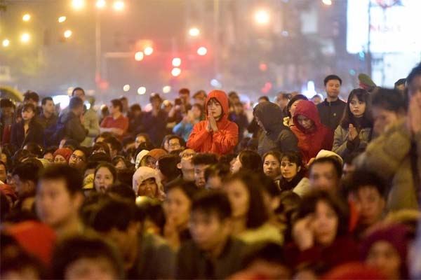 Linh vật cá chép hóa rồng ở Nha Trang bất ngờ bốc cháy-3