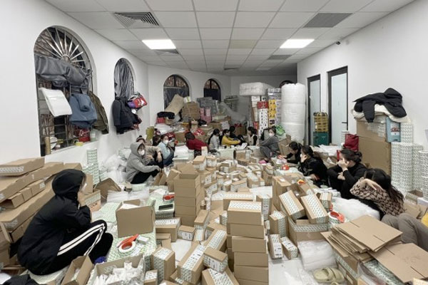 Cẩn trọng khi mua sắm online, livestream-1