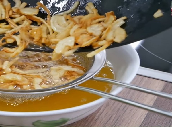 Tiệc tùng quá nhiều, giải ngấy cho gia đình bằng món gỏi bắp cải thịt bò giòn ngon, dễ làm tại nhà-7