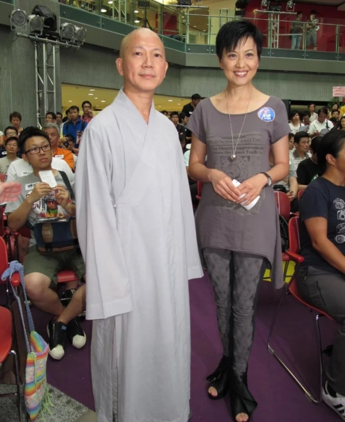 Mỹ nhân Thần điêu đại hiệp: Đẹp diễm lệ nhưng chồng chung sống 24 năm vẫn quyết ly hôn, cạo đầu đi tu-3