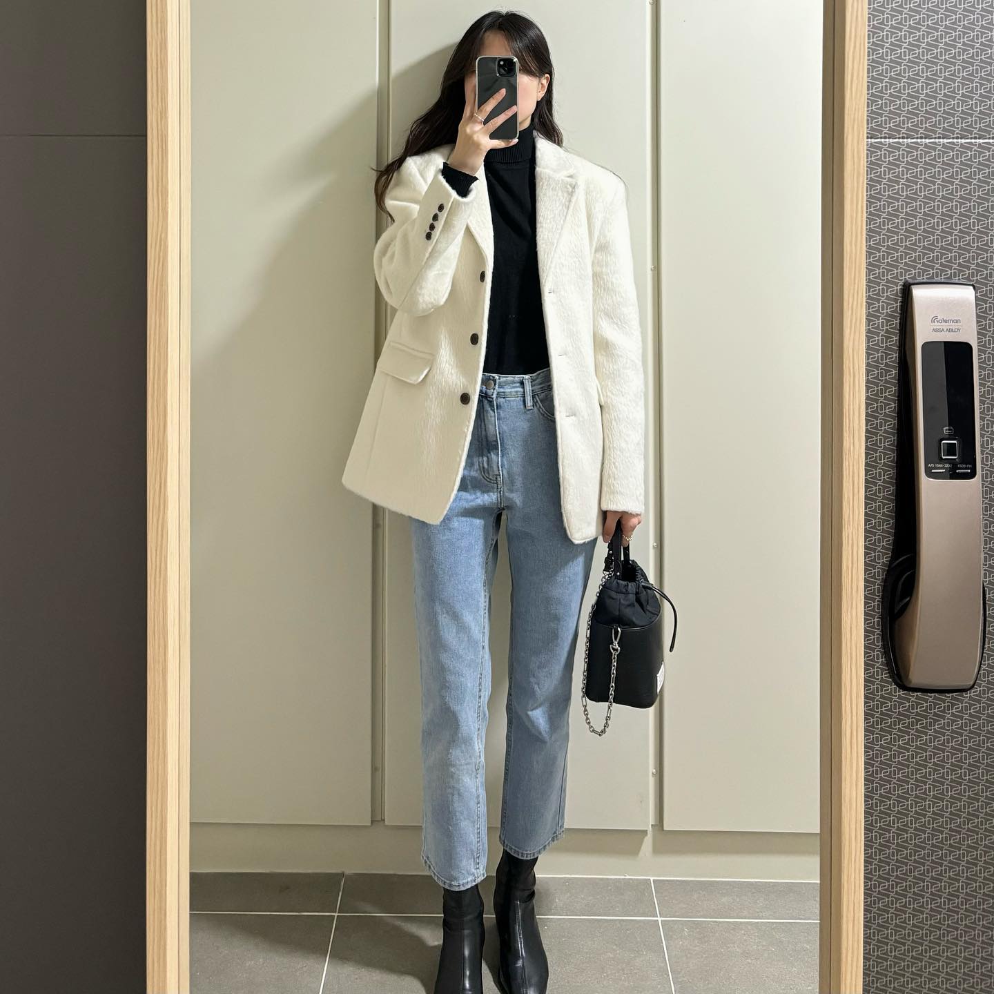 10 cách mặc áo blazer với quần jeans thanh lịch, sành điệu từ công sở ra phố-2