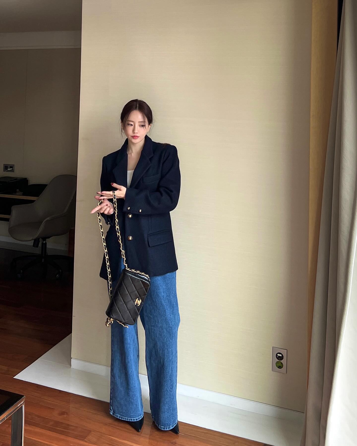 10 cách mặc áo blazer với quần jeans thanh lịch, sành điệu từ công sở ra phố-3