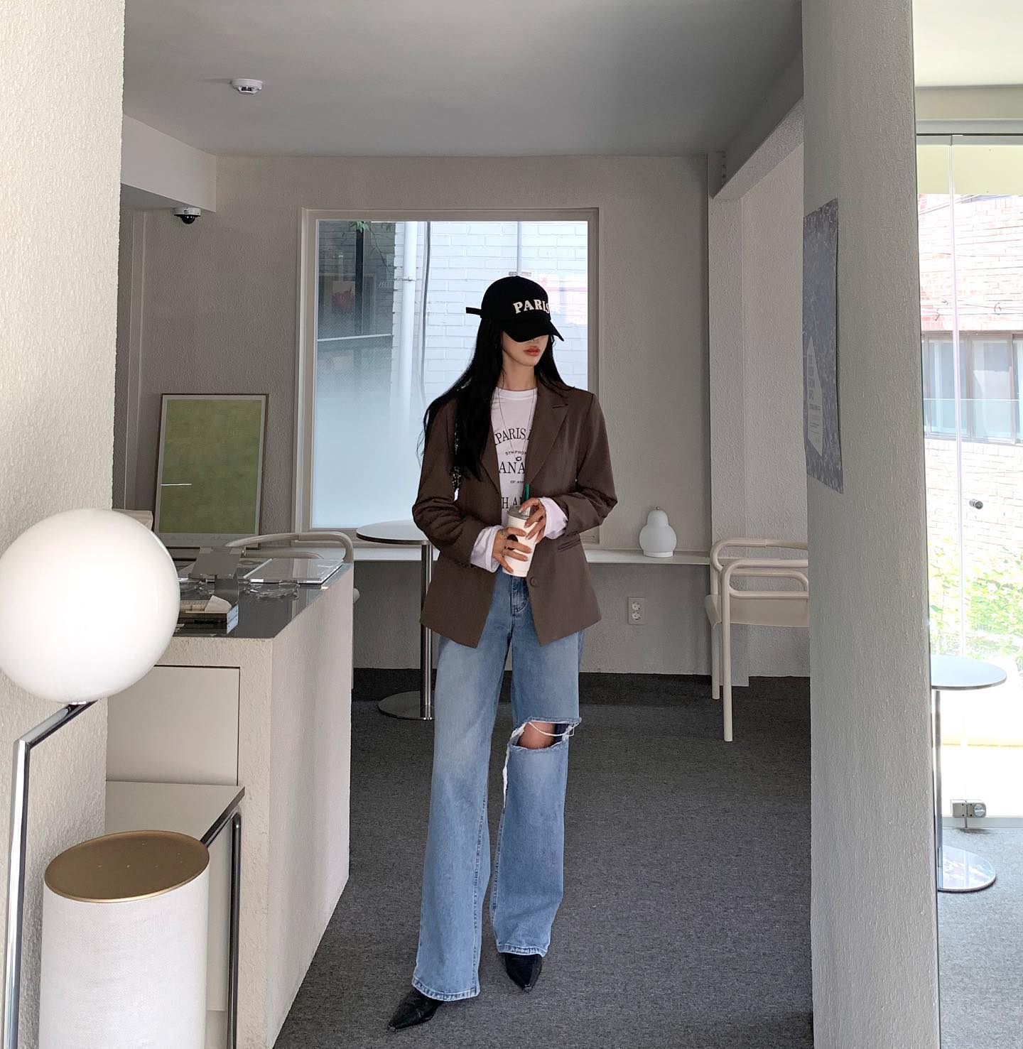 10 cách mặc áo blazer với quần jeans thanh lịch, sành điệu từ công sở ra phố-6