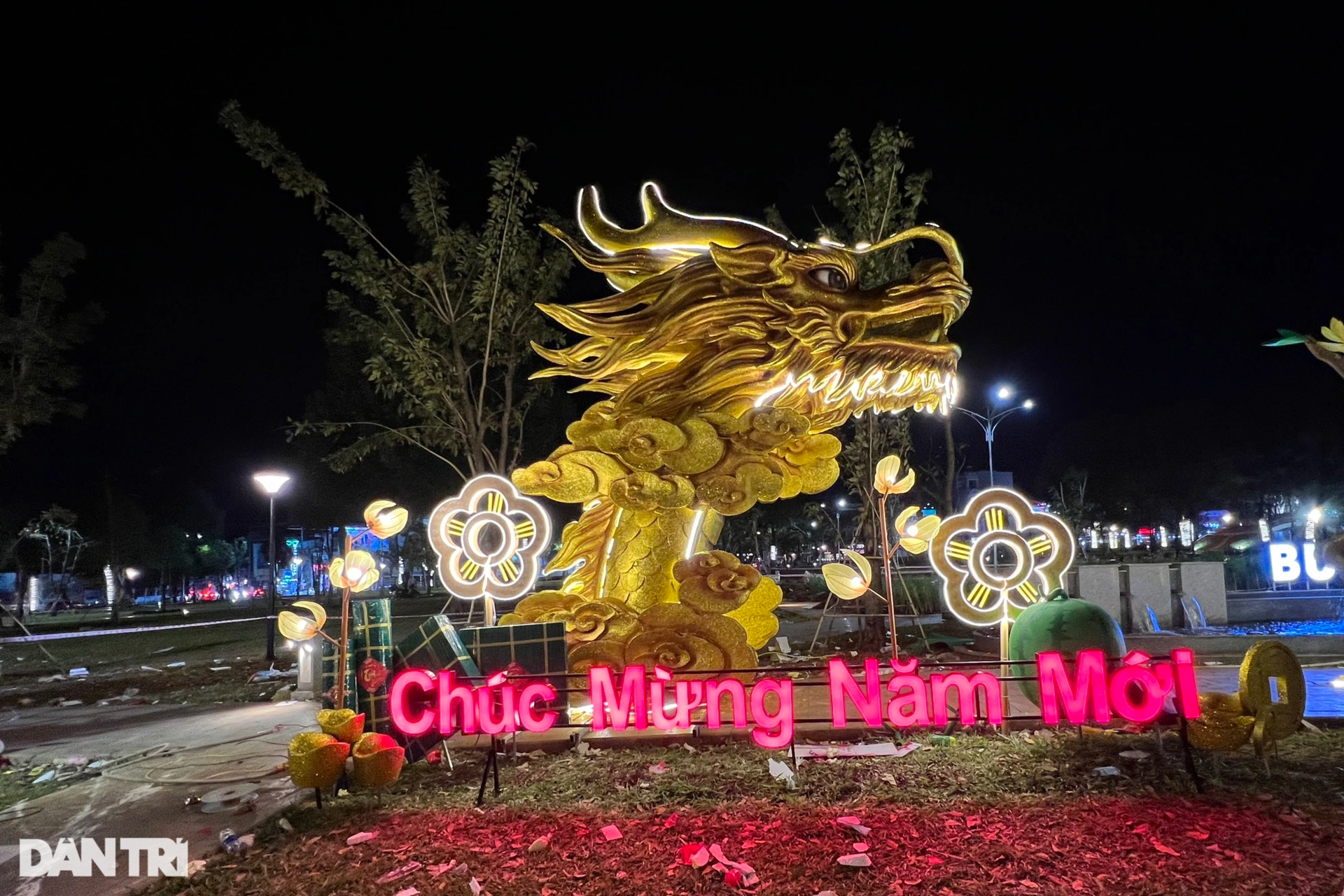 Chiêm ngắm linh vật rồng ôm trọn đất trời ở phố núi Đắk Lắk dài 16m-5