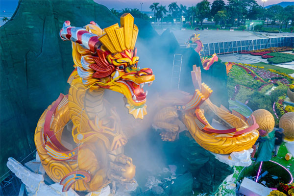 Linh vật rồng đầu cá trê đón Tết ở Suối Tiên gây bão mạng: Đại diện khu du lịch nói gì?-4