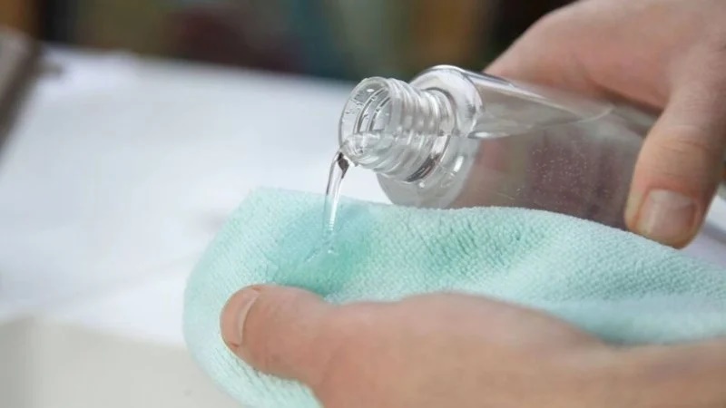 Mẹo tẩy sạch các vết ố, xỉn màu trên đồ nhựa giúp làm mới hiệu quả-2