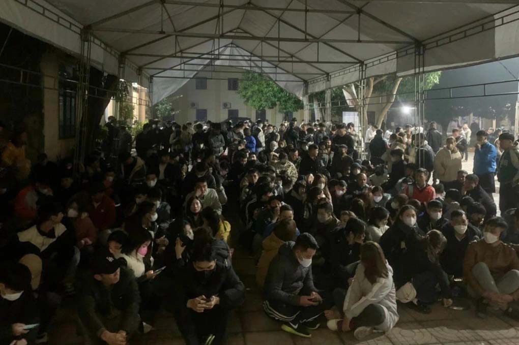 Xếp hàng từ 4h sáng đến 12h đêm để đăng ký sang Hàn Quốc làm việc-3