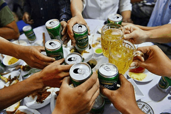 Vì món quà sinh nhật tôi tặng đồng nghiệp mà chồng bực tức ôm gối ra ngủ riêng-2