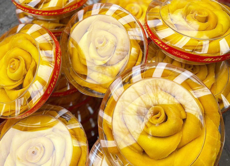 Hoa hồng làm bằng nguyên liệu đặc biệt, giá 100 nghìn đồng/bông vẫn đắt hàng-2