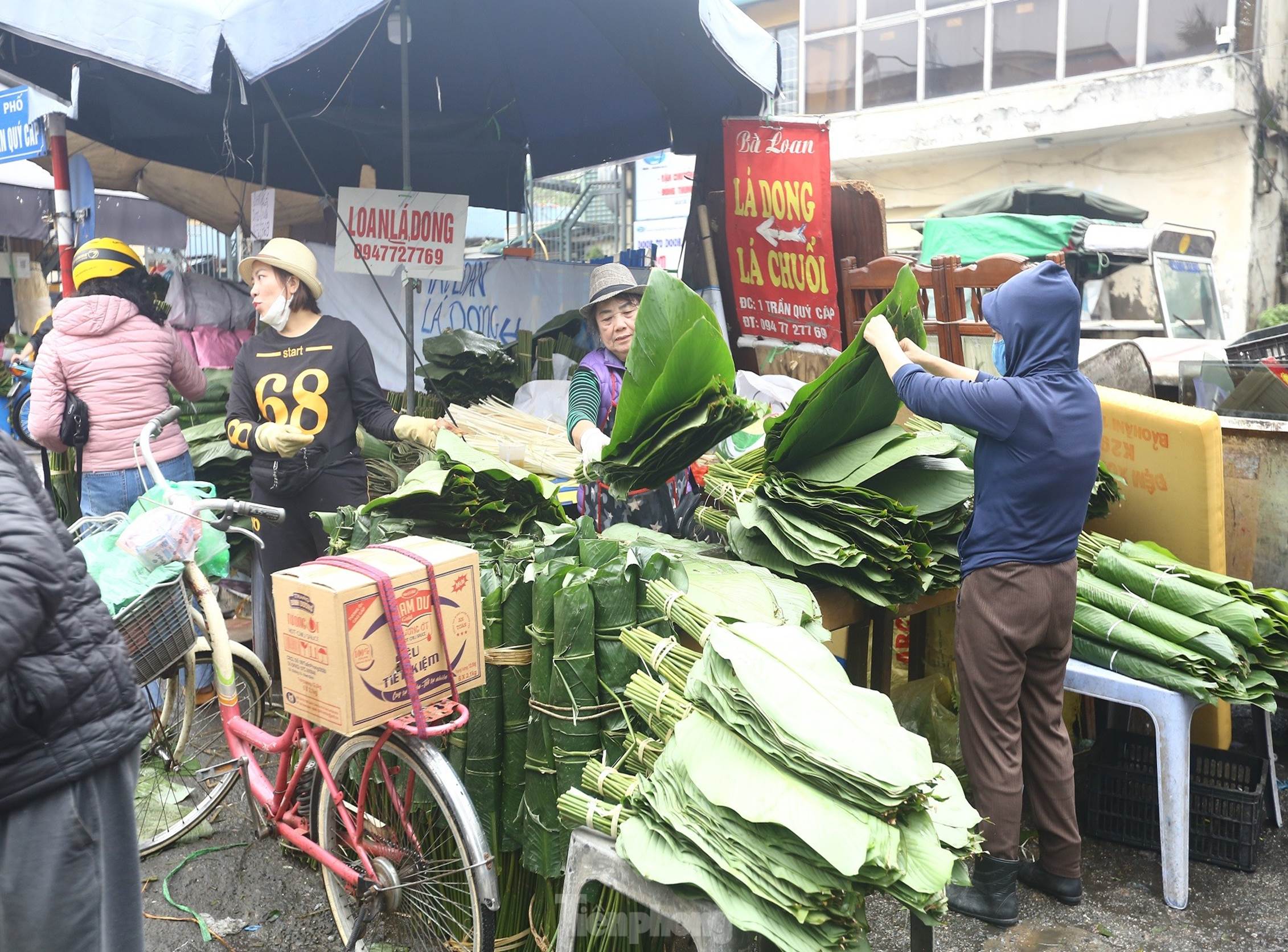 Chợ lá dong lâu đời nhất Hà Nội: Ngày bán hàng vạn lá, thu về hàng chục triệu-2