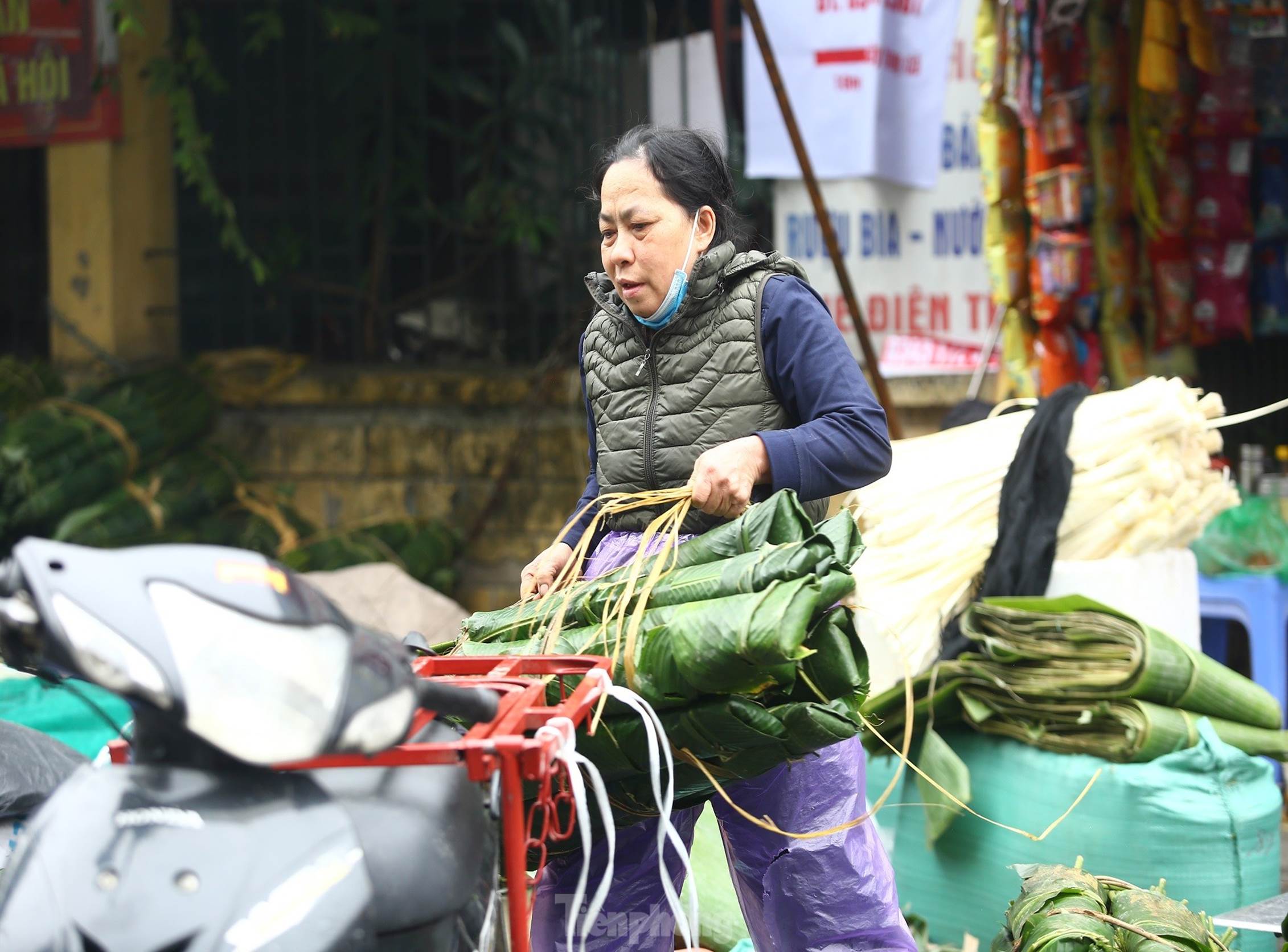 Chợ lá dong lâu đời nhất Hà Nội: Ngày bán hàng vạn lá, thu về hàng chục triệu-12