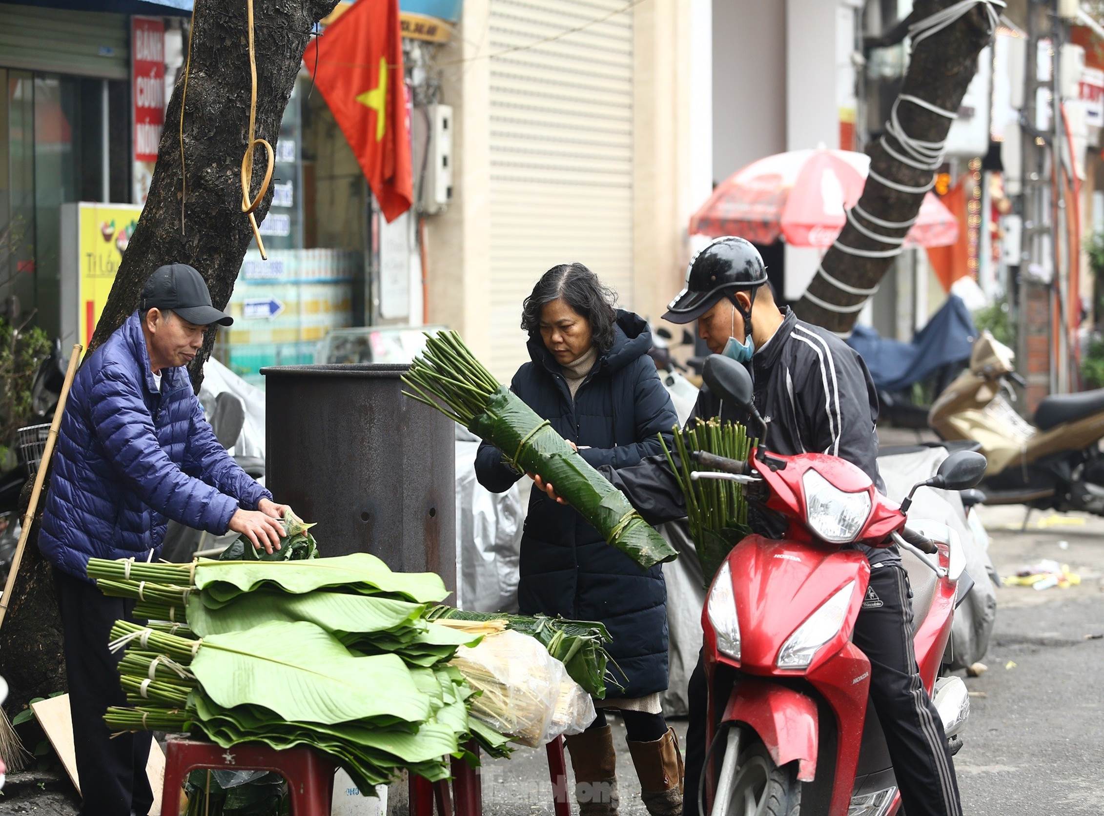 Chợ lá dong lâu đời nhất Hà Nội: Ngày bán hàng vạn lá, thu về hàng chục triệu-13
