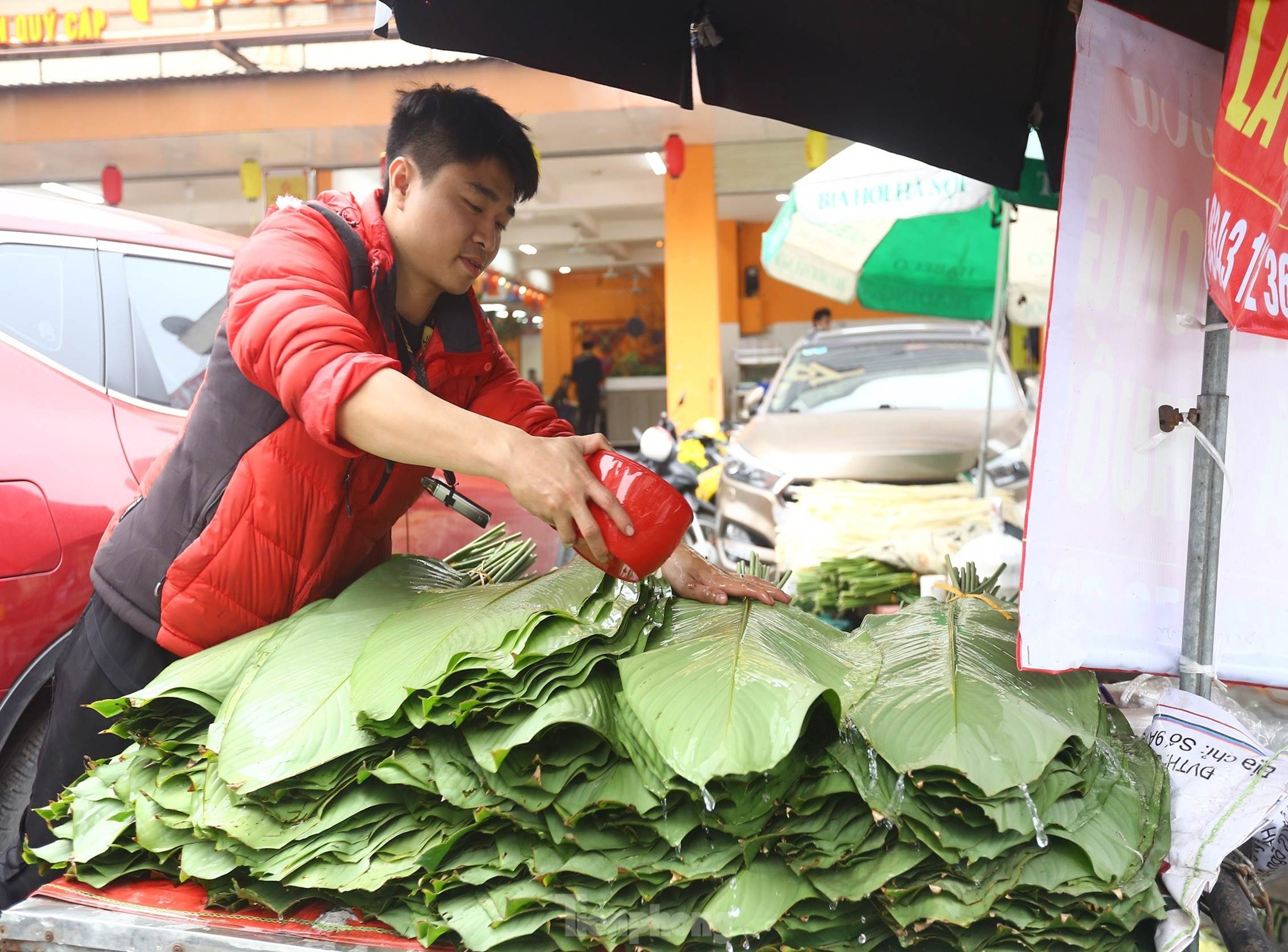 Chợ lá dong lâu đời nhất Hà Nội: Ngày bán hàng vạn lá, thu về hàng chục triệu-4