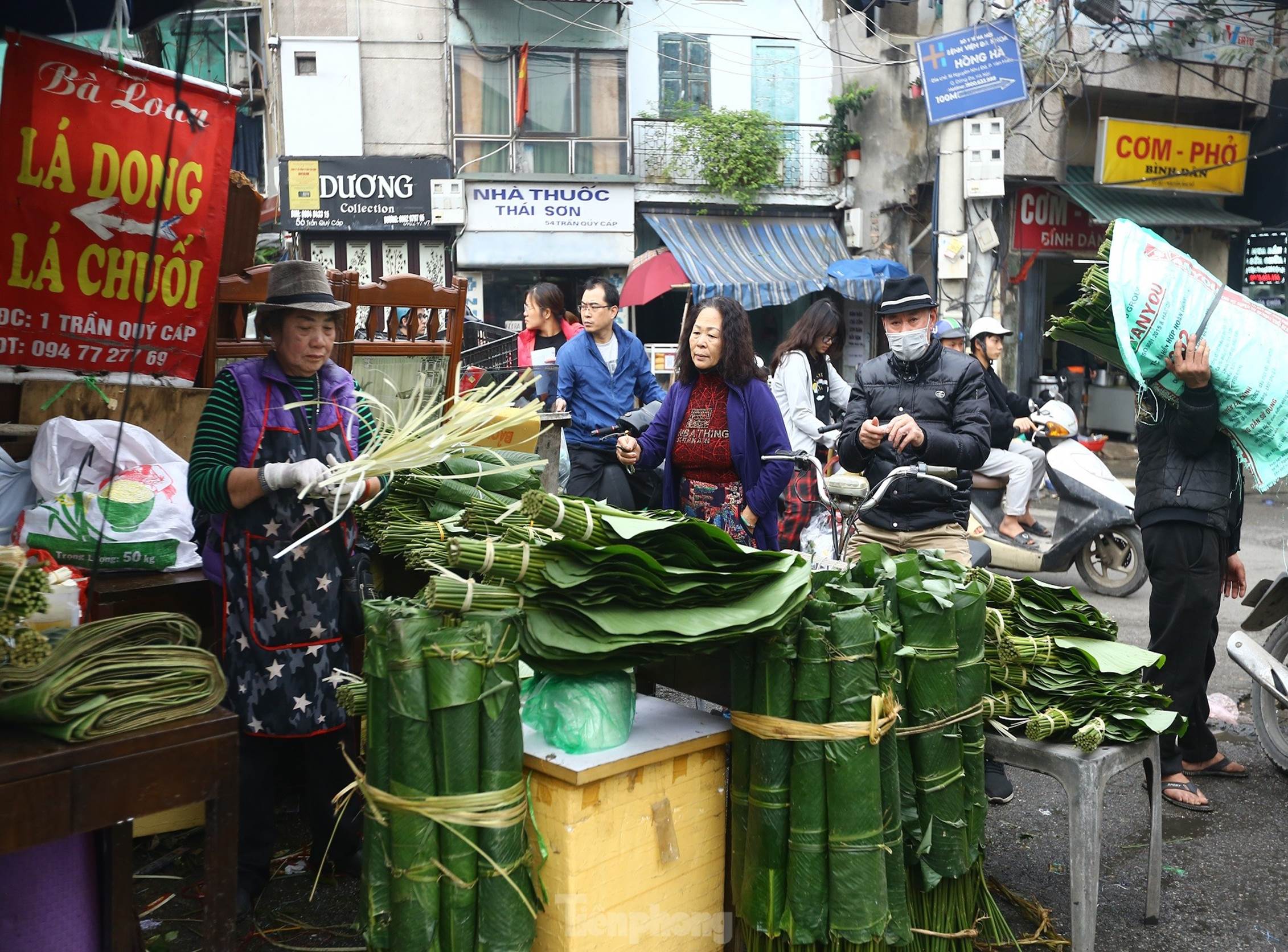 Chợ lá dong lâu đời nhất Hà Nội: Ngày bán hàng vạn lá, thu về hàng chục triệu-17