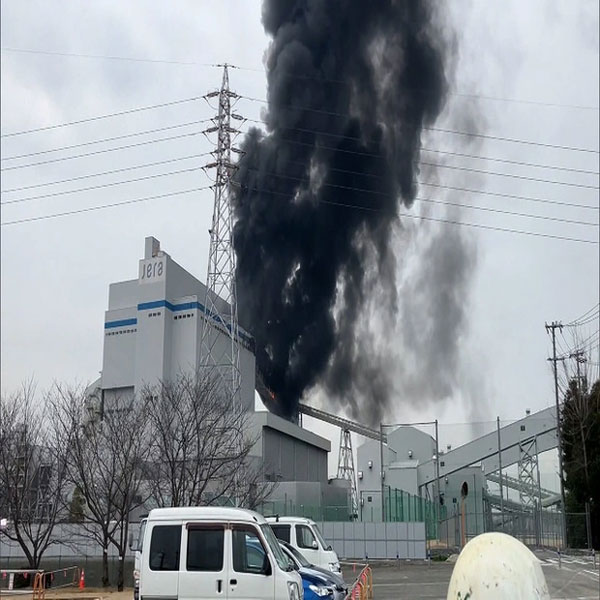 Nhật Bản: Liên tiếp động đất, nổ nhà máy điện, máy bay va chạm-2