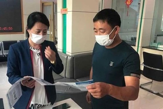 Cặp vợ chồng gửi tiết kiệm 3,4 tỷ đồng, sau 5 năm số dư chỉ còn hơn 3.000 đồng