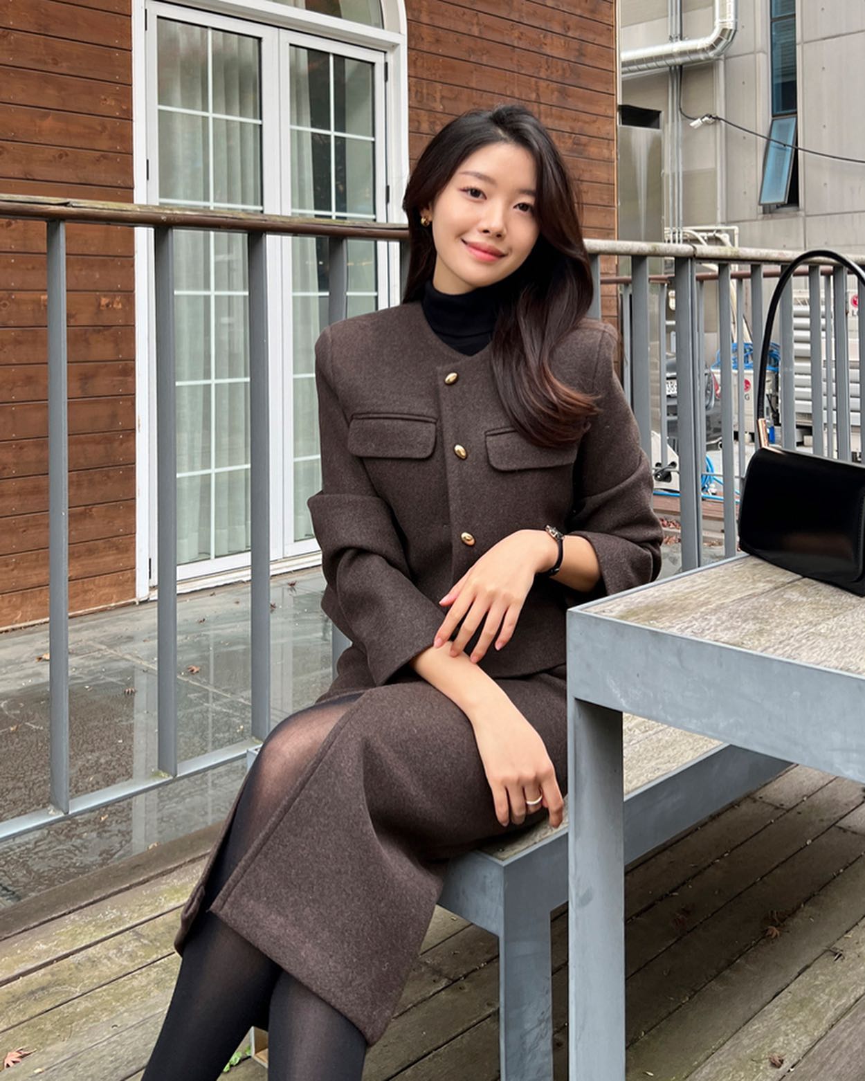 4 mẫu áo khoác phù hợp với chân váy, giúp bạn mặc đẹp trong dịp Tết-7