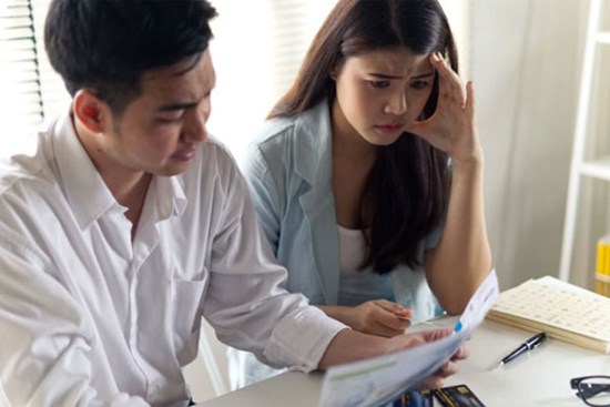 Thấy em trai mua ô tô, chồng tôi bức xúc nói 1 câu làm tôi sợ tái mặt