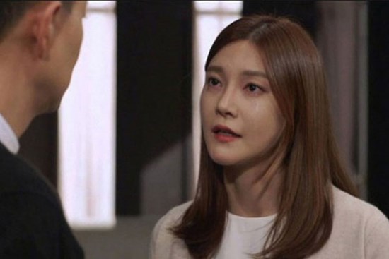 Chồng của bạn thân cặp bồ, chính tôi lại là người căng thẳng