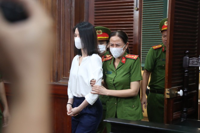 Phiên tòa xét xử Ngọc Trinh: 7 người trong ekip quay clip, chụp ảnh cũng được triệu tập-2