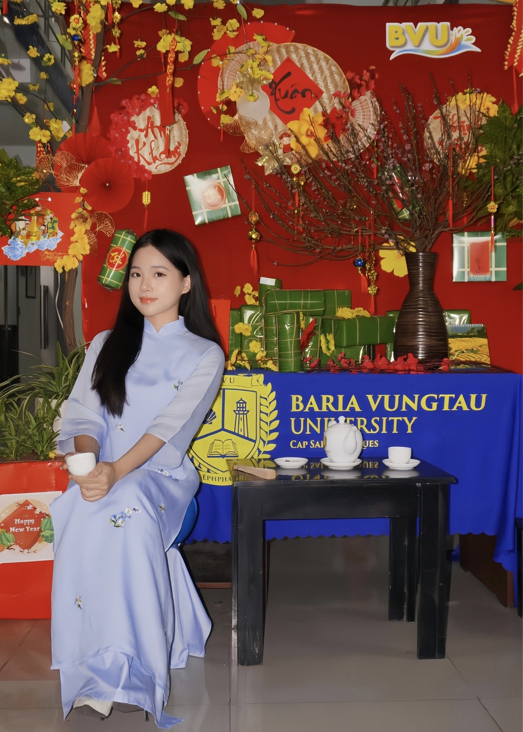 Giảng viên, sinh viên lên đồ long lanh, lưu khoảnh khắc Tết ở trường học-8