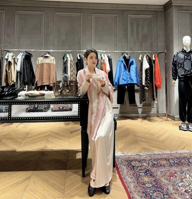 Chu Thanh Huyền khoe dành cả ngày để đi mua sắm cùng Quang Hải, chọn toàn đồ hiệu cực sang xịn-1