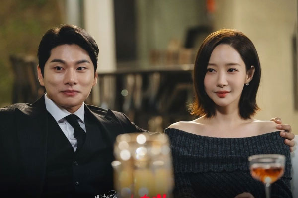 Chồng đi công tác, vợ mang nhân tình đến nhà ân ái và sững người trước sự việc xảy ra sau đó-2