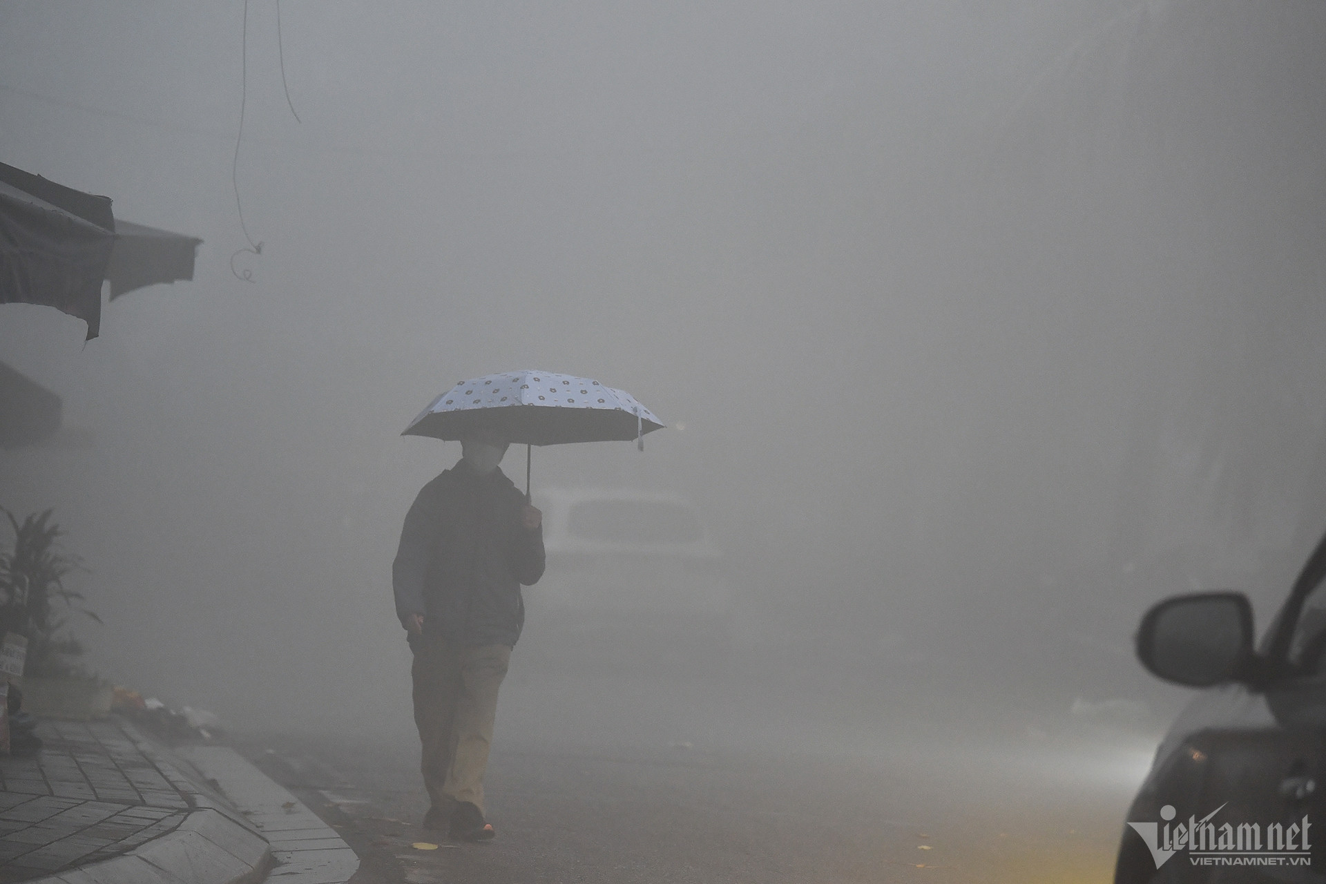 Đường phố Hà Nội mù sương như Sapa, 8h ô tô phải bật đèn-21