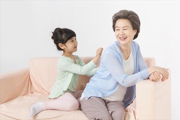 Con cái sau này có hiếu hay không? Không phải tiền bạc, mà hãy nhìn vào 3 chi tiết nhỏ sau đây-1