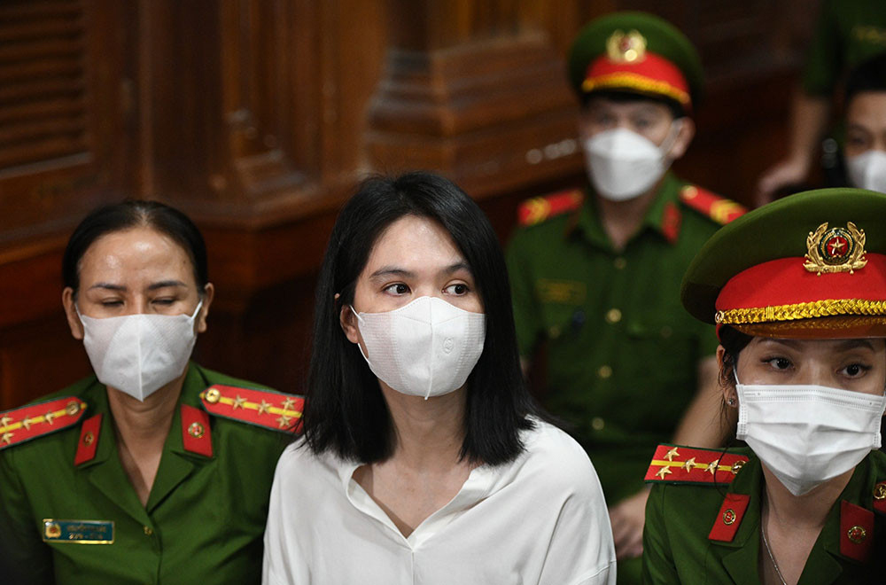 Người mẫu Ngọc Trinh được trả tự do ngay tại tòa-1