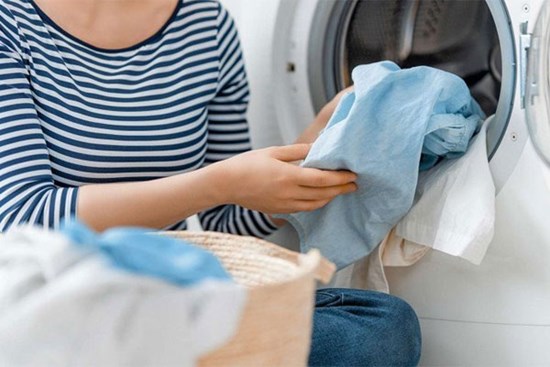 Trời giăng đầy sương mù, đây là 7 cách giúp quần áo nhanh khô trong mùa nồm ẩm