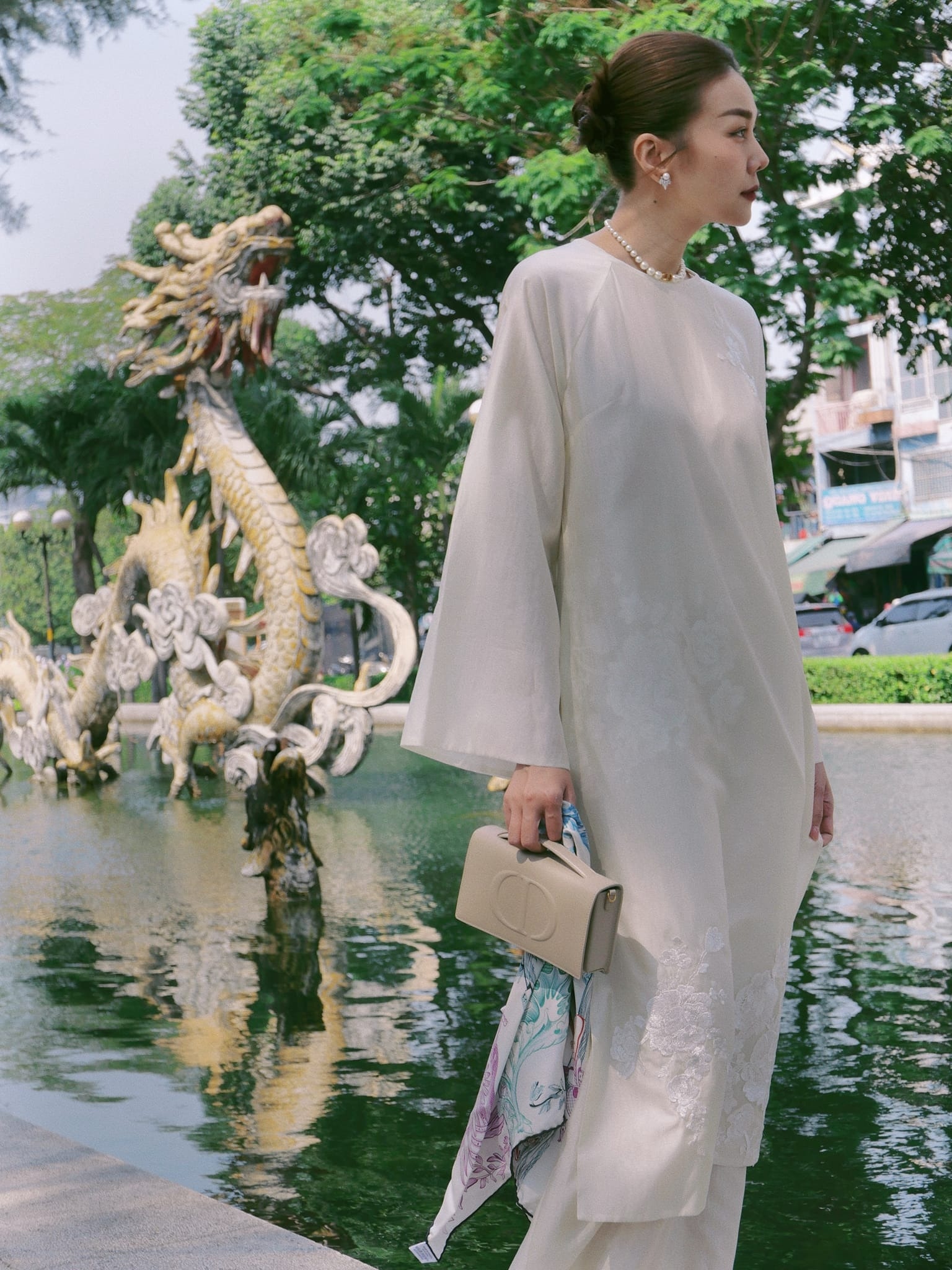 Sao Việt xúng xính áo dài những ngày cuối năm-1