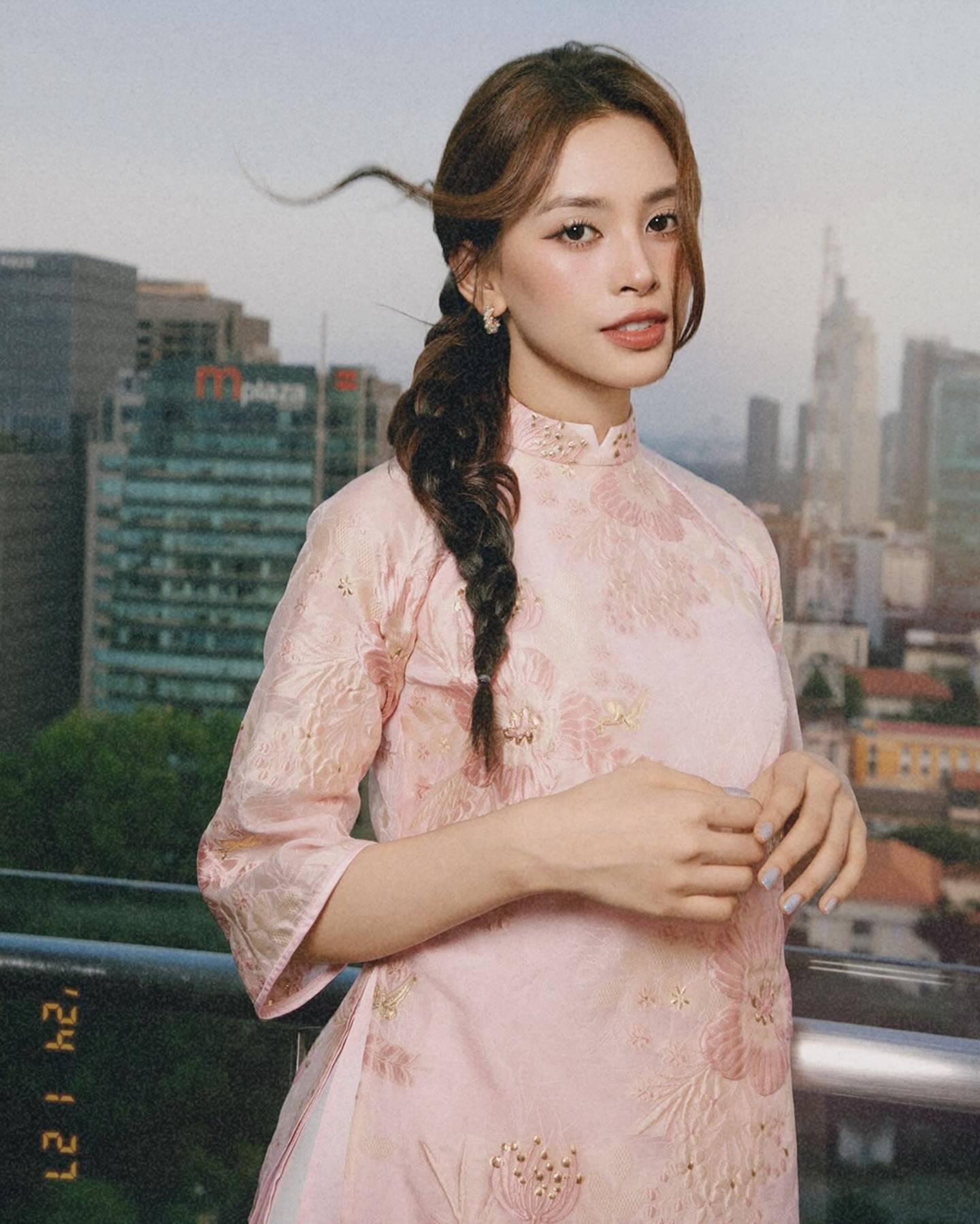 Sao Việt xúng xính áo dài những ngày cuối năm-5
