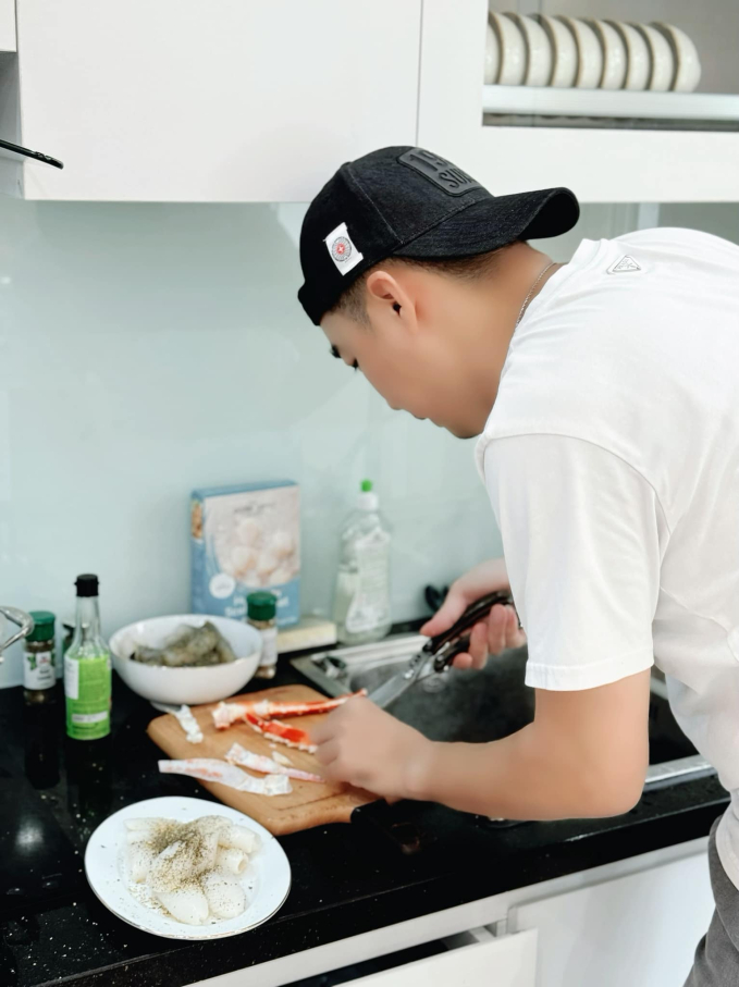 Hằng Túi được bạn trai rặng cả rương vàng làm quà Tết, nhìn số cây mà dân tình ngơ ngác, bật ngửa-4