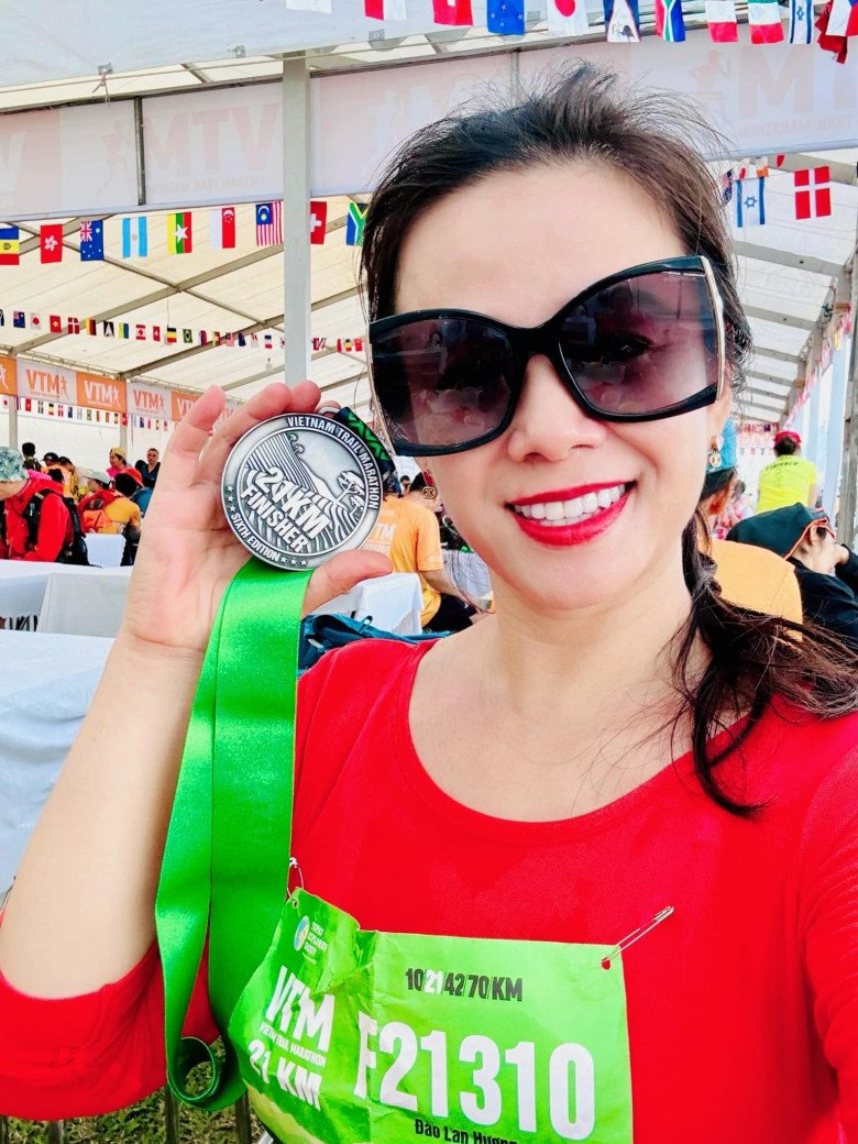 Doanh nhân Đào Lan Hương nói gì khi có người thông báo tổ ấm mới của Shark Bình ngày càng hạnh phúc?-2