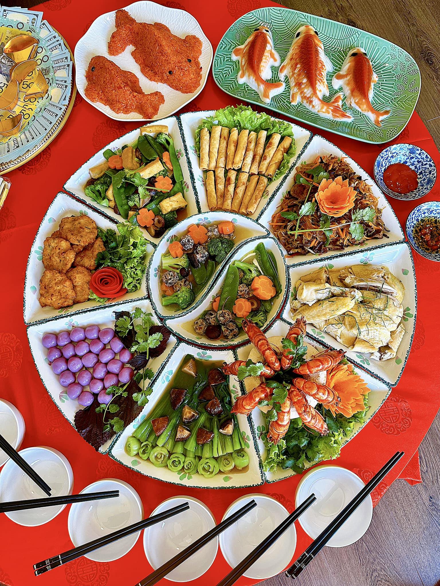 Đại hội khoe mâm cúng ông Công, ông Táo: Có người dậy từ 4 giờ sáng chuẩn bị để kịp giờ... đi làm!-14